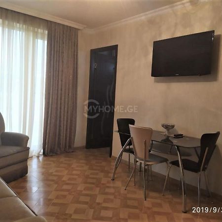 Izi'S Cozy Apartment Κουτάισι Εξωτερικό φωτογραφία